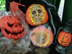 Halloween Pumpkin In Spider Web 25cm -Halloween Decoratie Winkel 83316074e