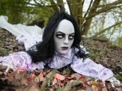 Halloween Figure Crawling Girl, 150cm -Halloween Decoratie Winkel 83316102c